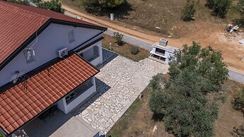 Apartments Snjeza
