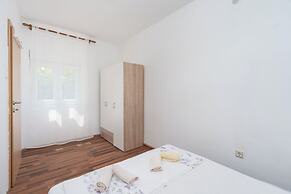 Apartments Snjeza
