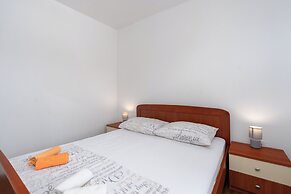 Apartments Snjeza