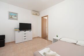Apartments Snjeza