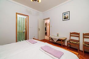 Apartments Josip R