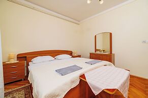 Apartments Josip R
