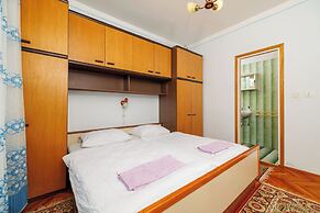 Apartments Josip R