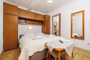 Apartments Josip R