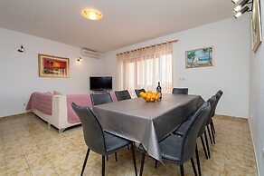 Apartment Karlo