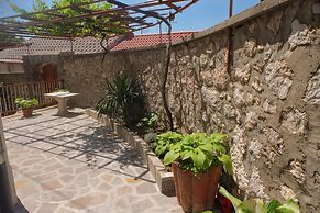 House Dragica