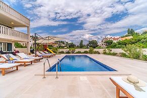 House Villa Gold