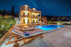 House Villa Gold