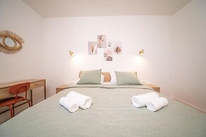 Apartments Vrsi