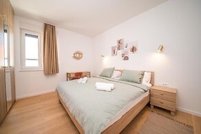 Apartments Vrsi
