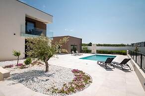 Apartments Vrsi
