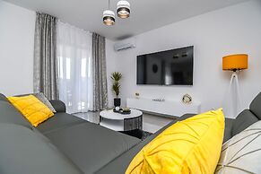 Apartment Silver Shine