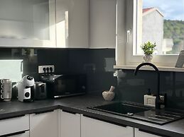 Apartment Silver Shine