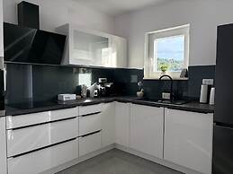Apartment Silver Shine