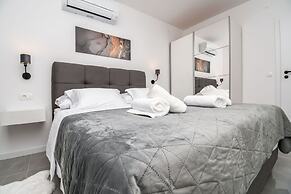 Apartment Silver Shine