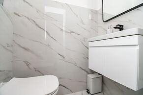 Apartment Silver Shine
