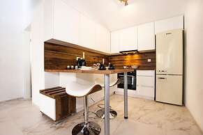House Stone House With Jacuzzi