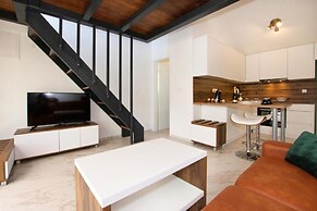 House Stone House With Jacuzzi
