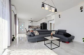 Apartment Tomi