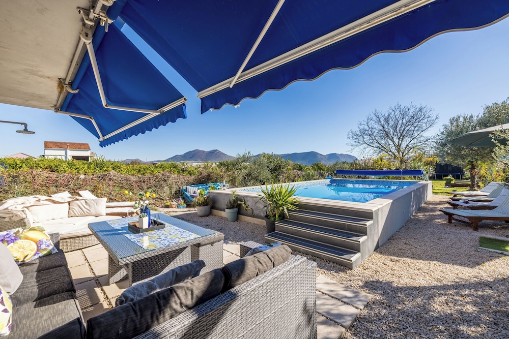 Apartments Holiday Home Book