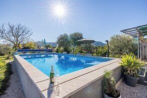 Apartments Holiday Home Book