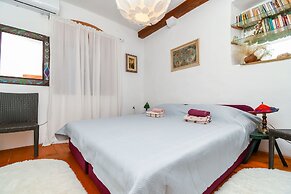 Room Biljana
