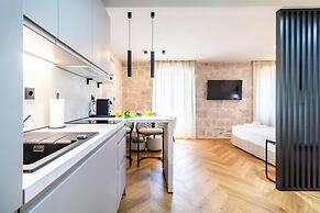 Apartments Centre In Stone House