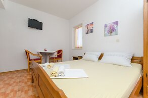 Apartments and Rooms Roso