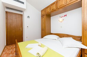 Apartments and Rooms Roso