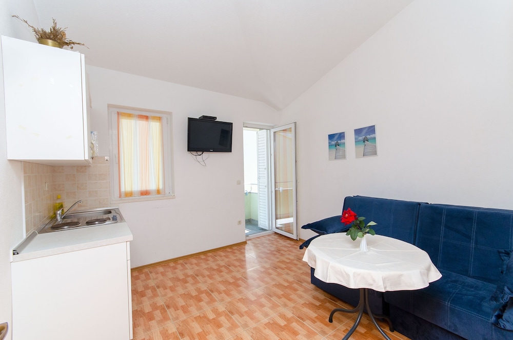 Apartments and Rooms Roso