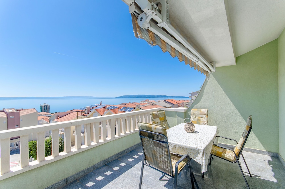 Apartments and Rooms Roso