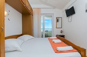Apartments and Rooms Roso