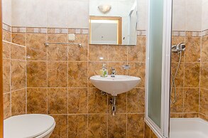 Apartments and Rooms Roso