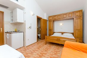 Apartments and Rooms Roso