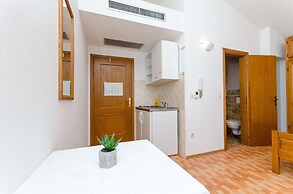 Apartments and Rooms Roso