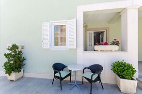 Apartments and Rooms Roso