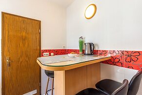 Apartment Center With Jacuzzi
