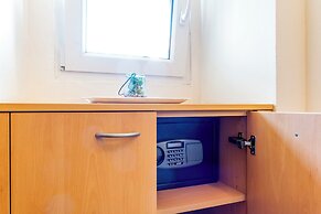Apartment Center With Jacuzzi