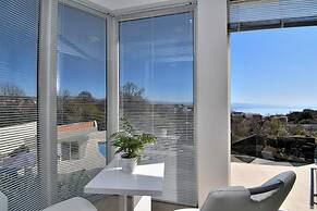 Apartments Lux With Pool