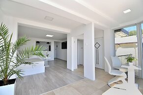 Apartments Lux With Pool