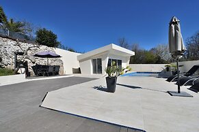 Apartments Lux With Pool