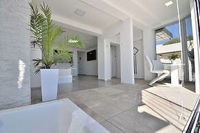 Apartments Lux With Pool