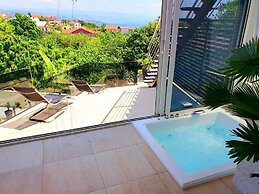 Apartments Lux With Pool
