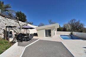 Apartments Lux With Pool