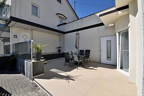 Apartments Lux With Pool