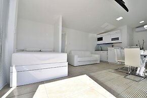 Apartments Lux With Pool