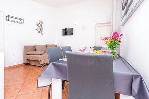 Apartments Marina