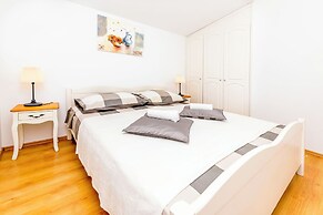 Apartments Marina