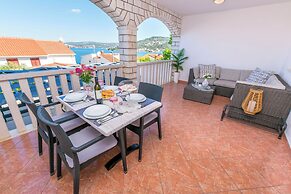 Apartments Marina