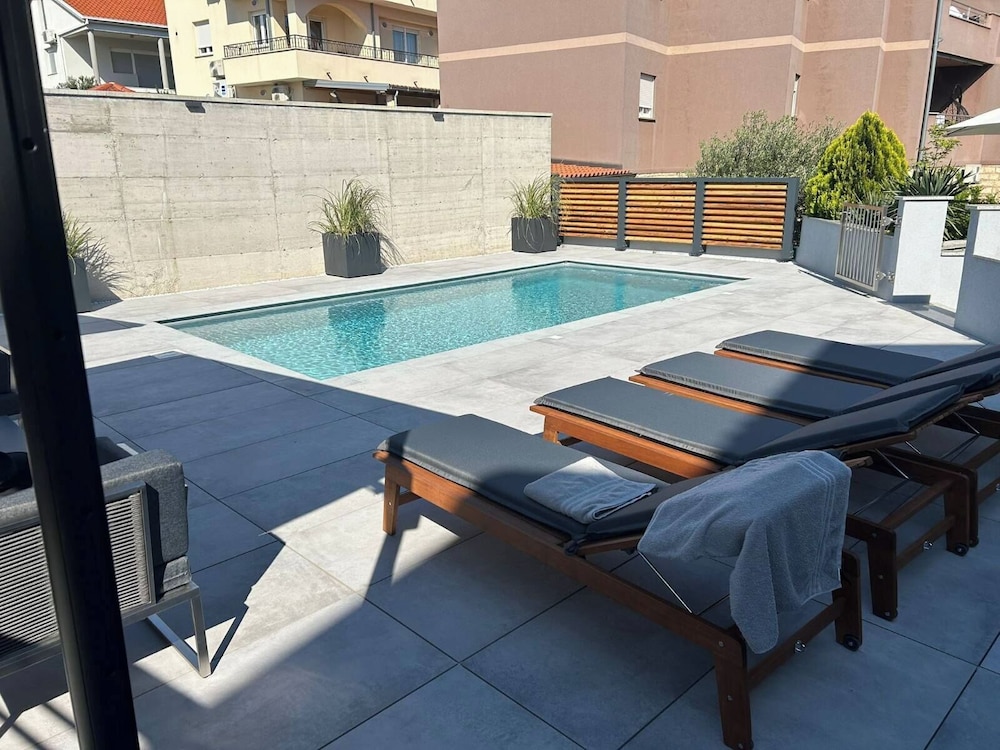 Apartment Sara With Pool